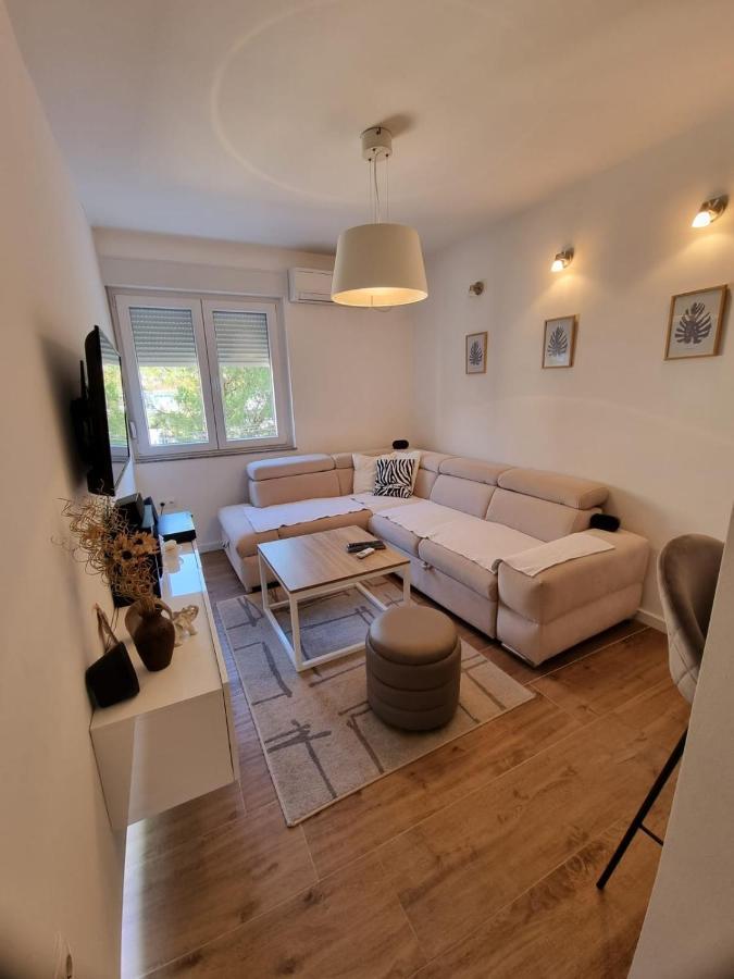 Apartman Anita Liyubuşka Dış mekan fotoğraf